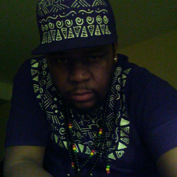 Meet your Posher, Leo - Picture 1 of 1